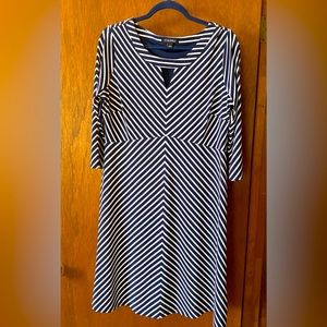 $10 SALE Roz and Ali Dress